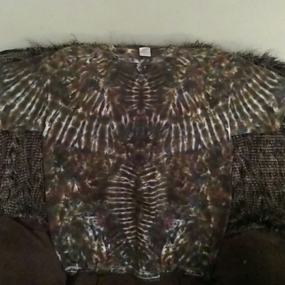 Awesome eagle pattern tye dyed t-shirt.